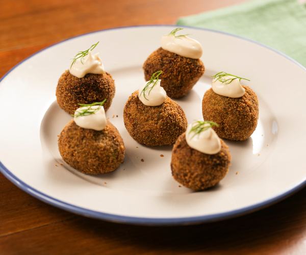 Albóndigas de agretti, espárragos y calabacín