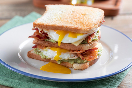 Sándwich canadiense