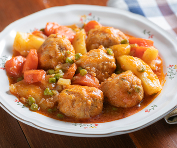 Albóndigas de pollo guisadas