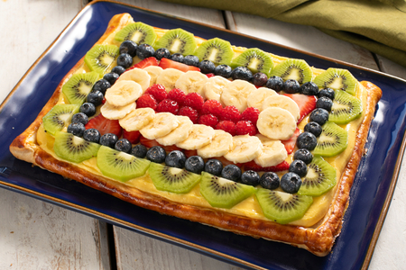 Tarta de hojaldre con frutas