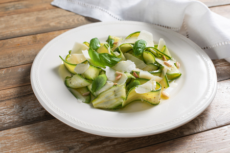 Carpaccio de calabacín al estilo de Liguria