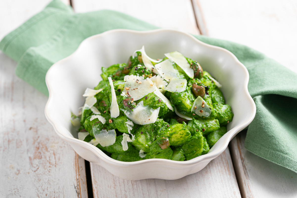 Ensalada de patatas con crema de rúcula