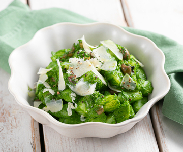 Ensalada de patatas con crema de rúcula
