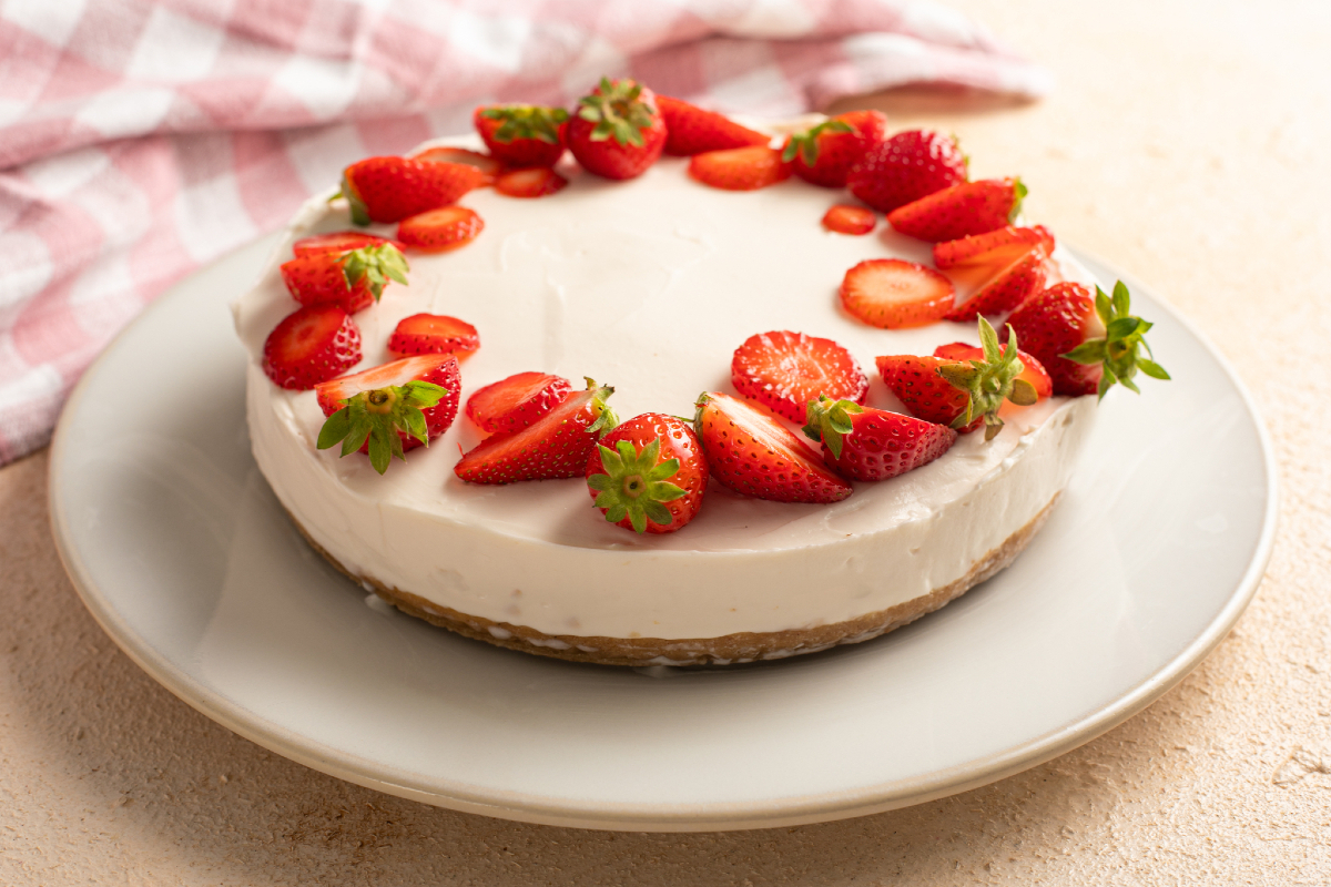 Tarta de queso con fresas sin gelatina