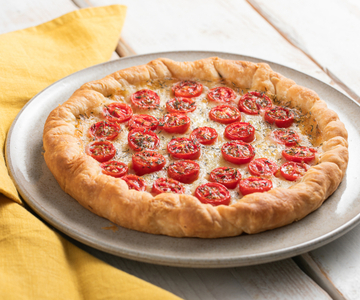 Tarta salada de tomatitos y stracchino