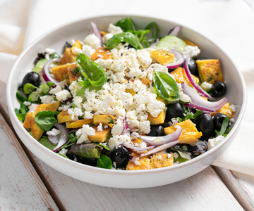Ensalada griega con tortilla