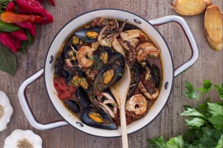 Sopa de mejillones a la napolitana