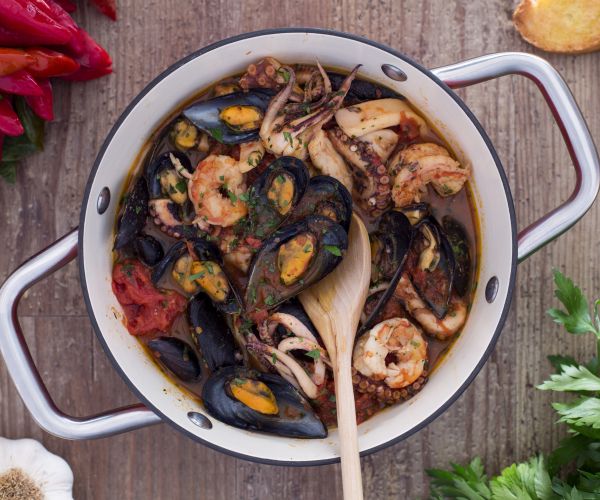 Sopa de mejillones a la napolitana