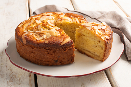 Tarta de manzana con harina de almendra