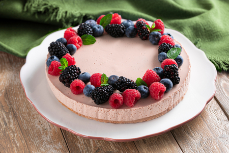 Cheesecake ligera con frutos del bosque