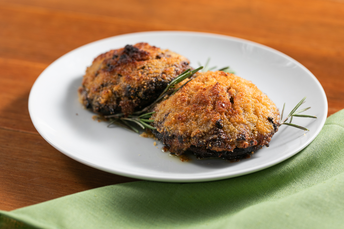 Champiñones portobello rellenos vegetarianos