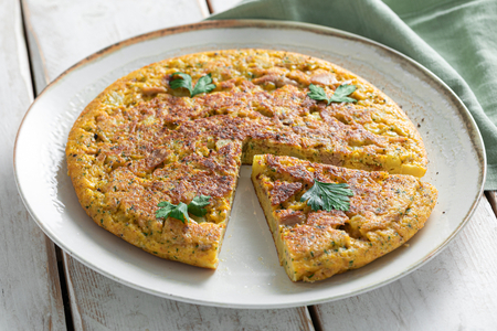 Tortilla de patatas con atún