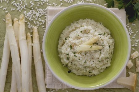 Risotto con crema de espárragos blancos
