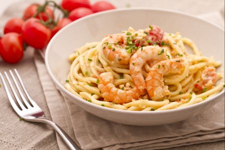 Troccoli en salsa rosa de tomatitos Pachino y gambas
