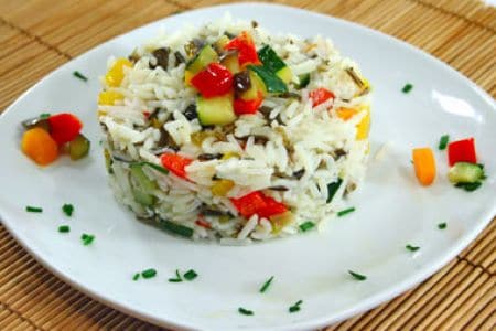 Ensalada de arroz basmati y salvaje con verduras
