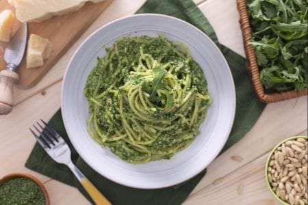 Tonnarelli al pesto de rúcula