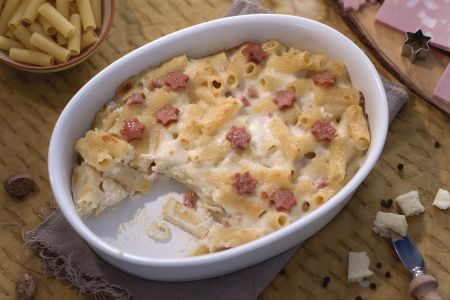 Rigatoni gratinados con estrellitas de mortadela