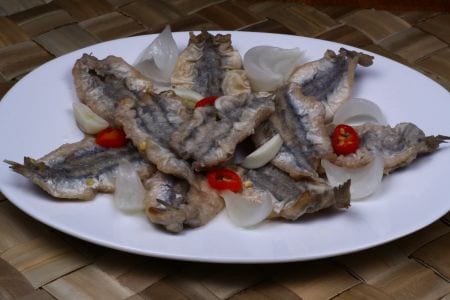 Boquerones fritos marinados