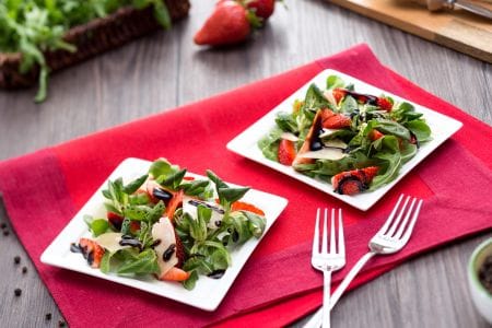 Ensalada con fresas al balsámico