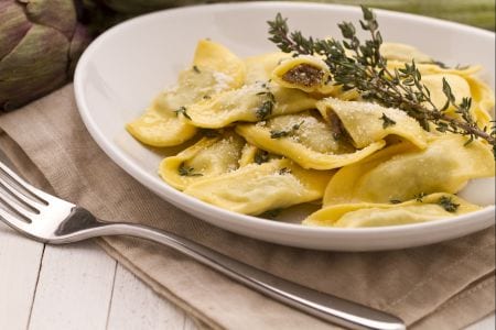 Raviolis de alcachofas con aroma de tomillo