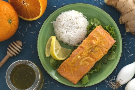 Salmón a los cítricos con arroz pilaf