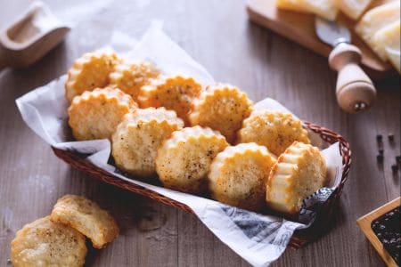 Galletas con parmesano y pecorino