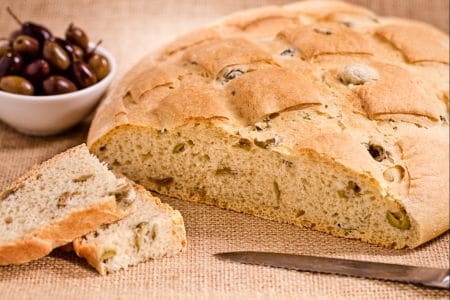 Pan con aceitunas
