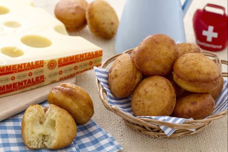 Krapfen salados con patatas y Emmentaler