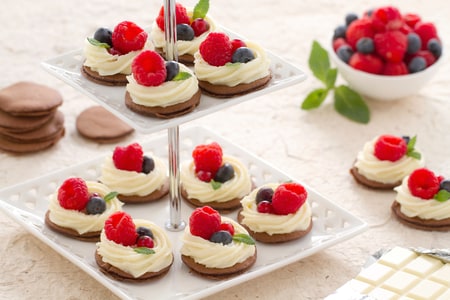 Blinis al Nesquik con crema de chocolate blanco