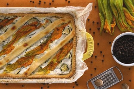Tarta salada de ricotta y flores de calabacín