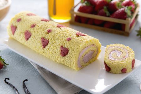 Rollo de vainilla y fresas