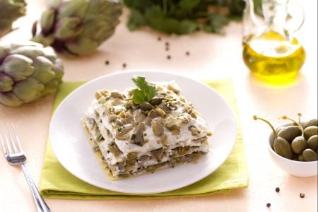 Lasaña de alcachofas con ricotta y alcaparras