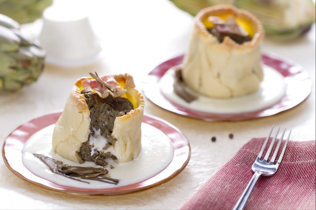 Pastel de alcachofas con corazón fundido