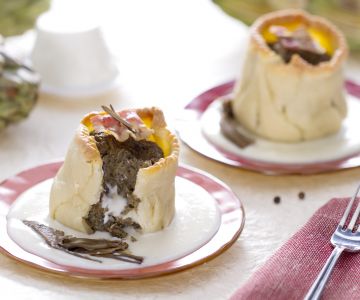 Pastel de alcachofas con corazón fundido