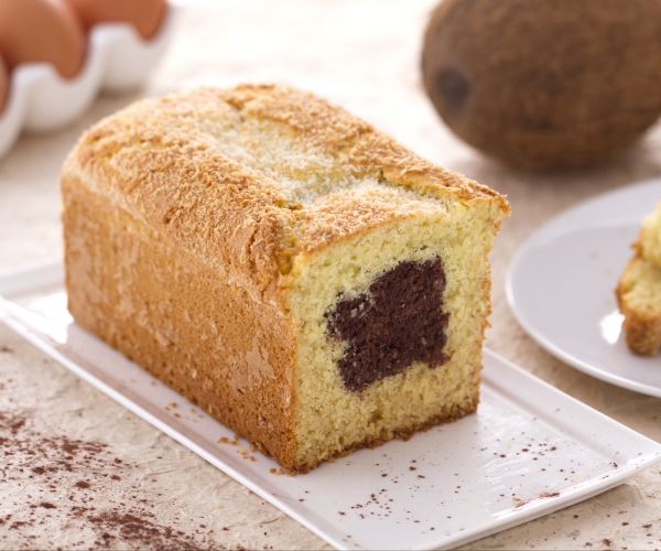 Plumcake de coco con corazón de chocolate