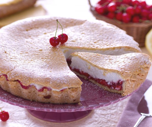 Tarta de requesón y guindas