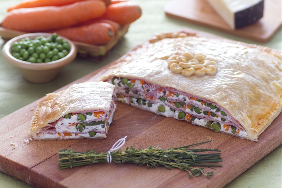 Hojaldre con jamón cocido, ricotta y verduras