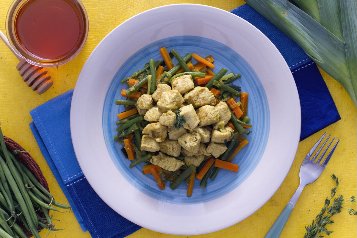 Pavo al curry con verduras crujientes