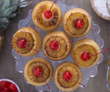 Cupcake invertidos de piña