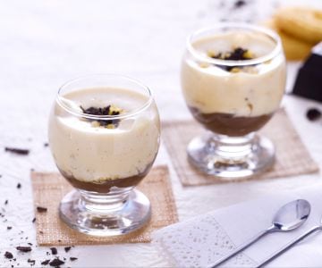 Vasito con melighe, crema de chocolate y zabaione al passito