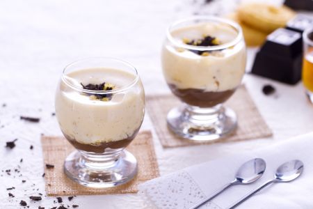 Vasito con melighe, crema de chocolate y zabaione al passito