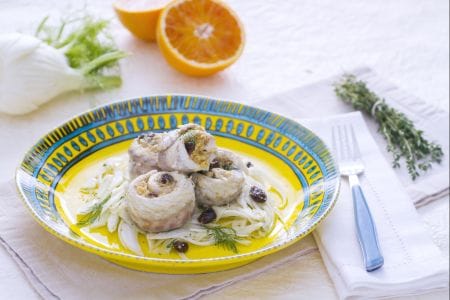 Filete de lubina a la naranja sobre ensalada de hinojo