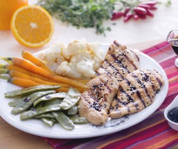 Pollo en salsa de soja con verduras al vapor