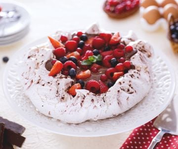 Pavlova de cacao con crema de chocolate