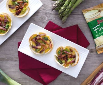 Miniquiche con bacon, puerros y espárragos