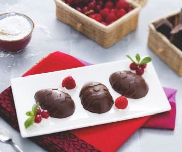 Huevitos de panna cotta al chocolate