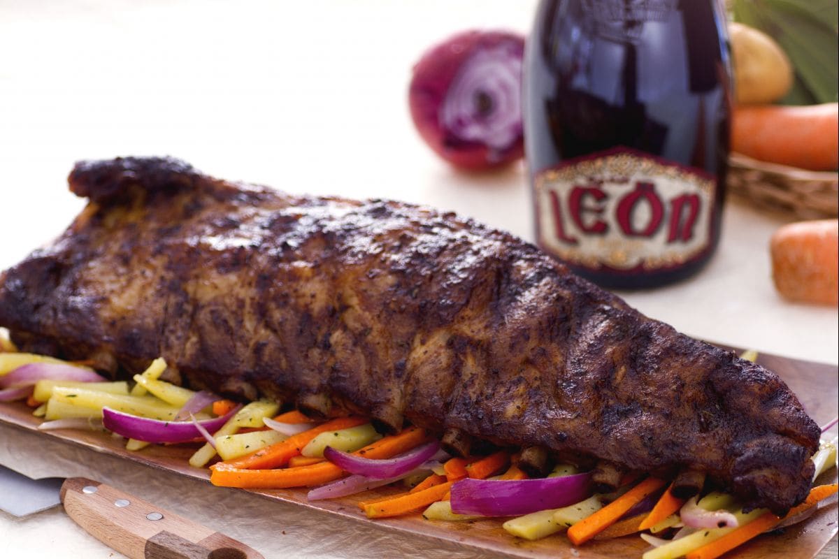 Costillas a la cerveza con verduras