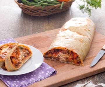 Strudel relleno de ragú de verduras y queso