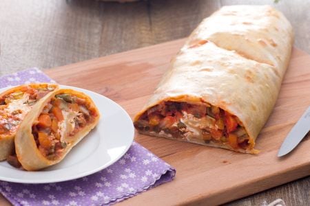 Strudel relleno de ragú de verduras y queso
