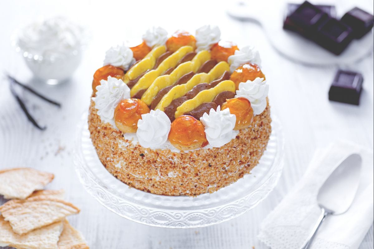 Tarta Saint Honoré con bizcocho